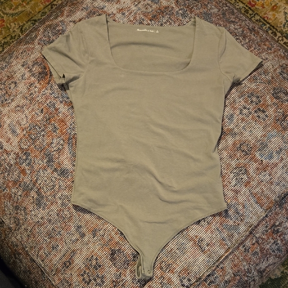 Abercrombie & Fitch Soft Matte Short Sleeve Bodysuit, size L, light green - Picture 1 of 3